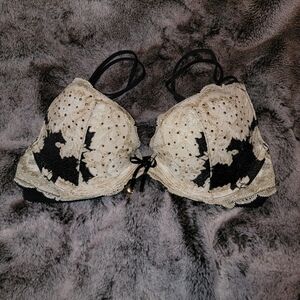 Victoria's Secret Black and Cream Lace Bra 32 B